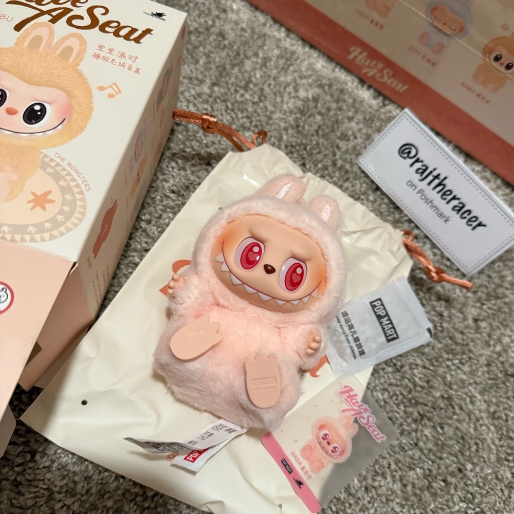 🚫SOLD🚫 Pop Mart Have a Seat Labubu: DADA (NEW)